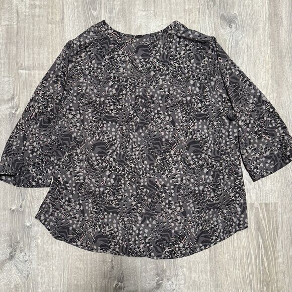 Torrid Blouse Size 2 (2X) Black Pink Gray Abstract Print V-Neck 3/4 Sleeve Top - Picture 4 of 7